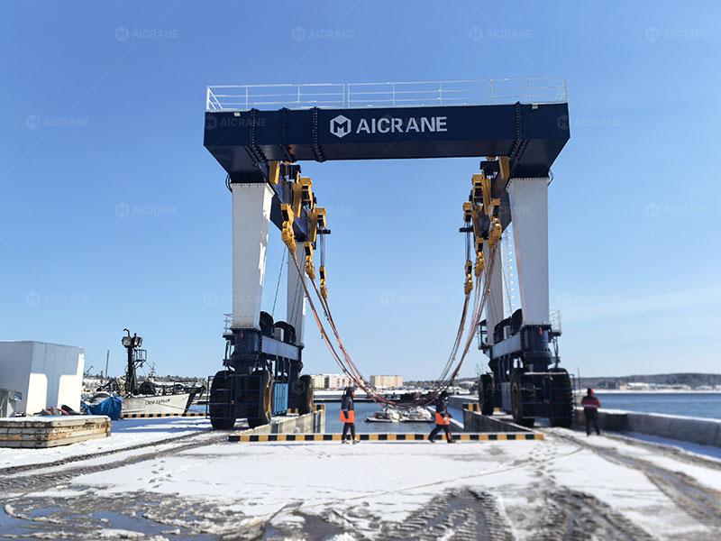 travel lift for boat